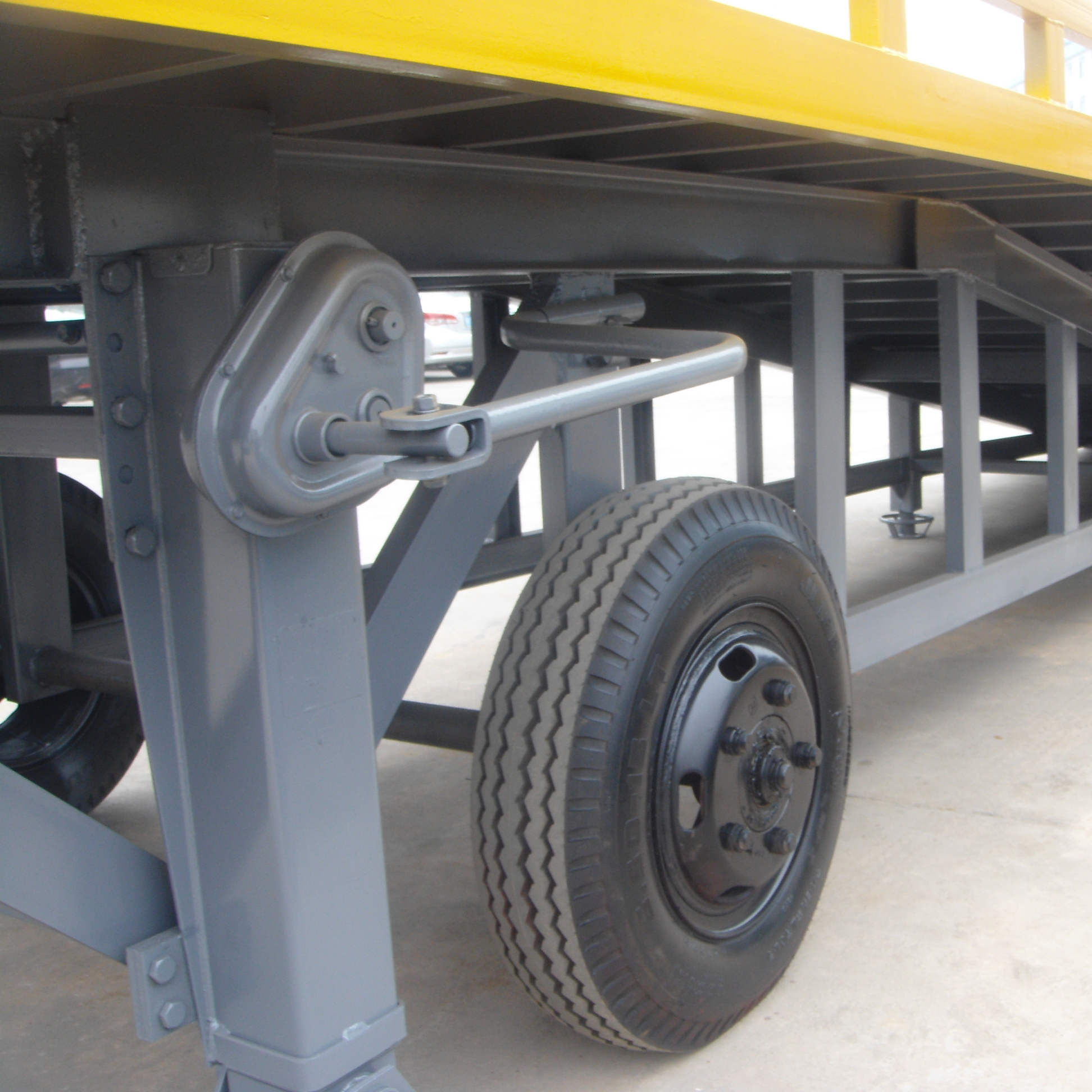 NIULI 10 Ton Mobile Yard Loading Ramp Adjustable Height Forklift Container Dock Ramp
