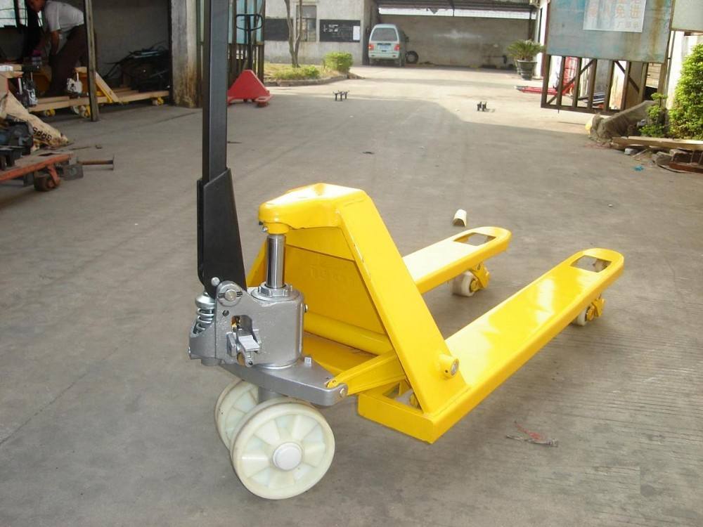 hand pallet trucks