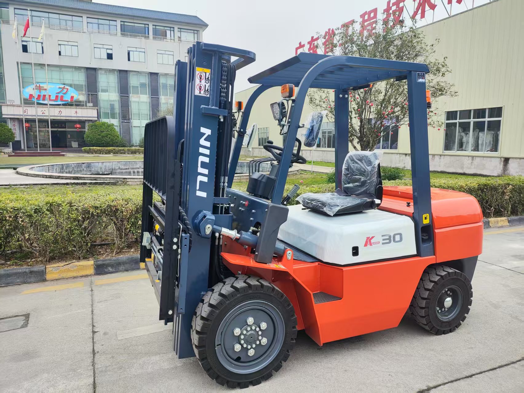 Internal Combustion Forklifts: Key Concerns and Considerations