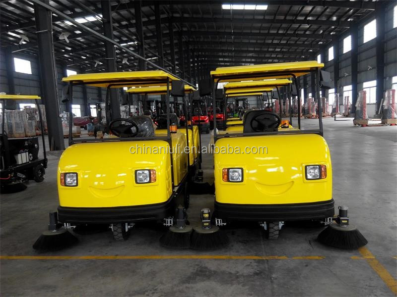 Automatic Industrial Battery Double Brushes Ride on Floor Sweeper Ground Electric Floor Sweeper Lawn