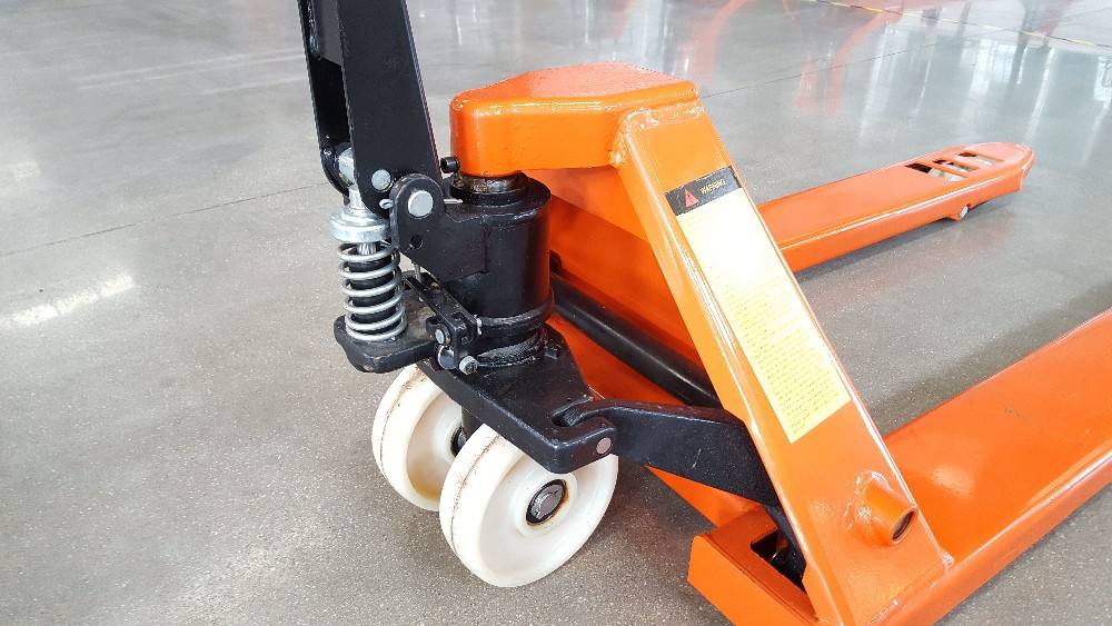 Ručn&yacute; paletov&yacute; voz&iacute;k CE 