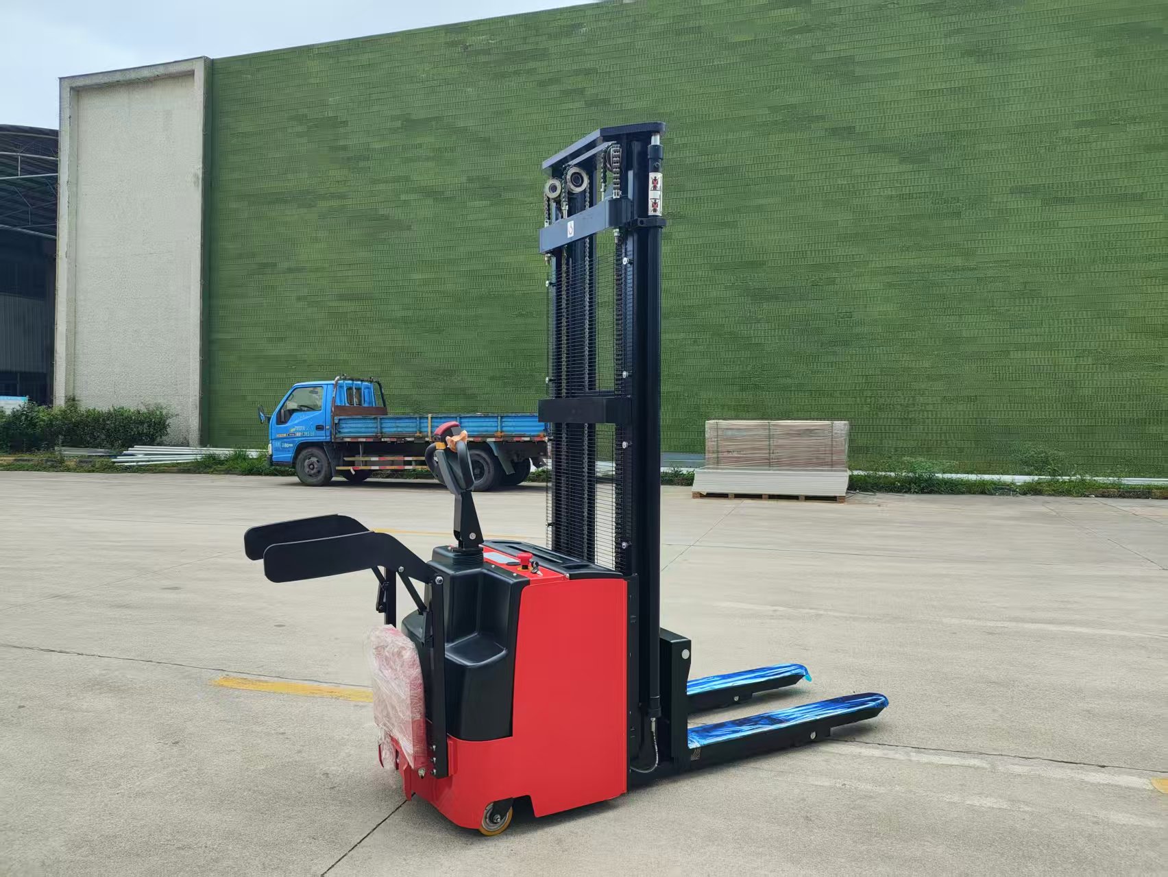 What Is a Reach Truck Used For?
