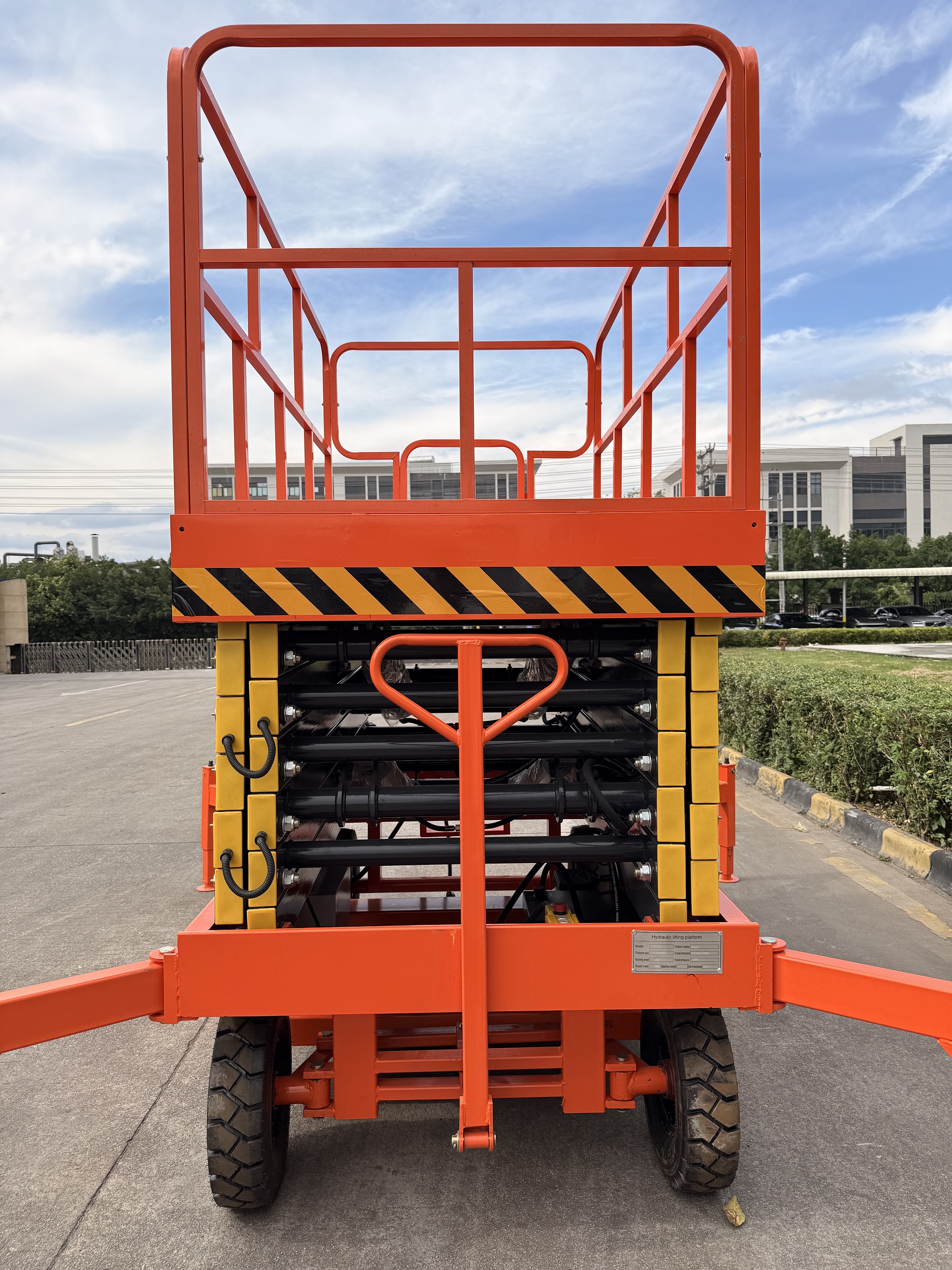 warehouse platform lift