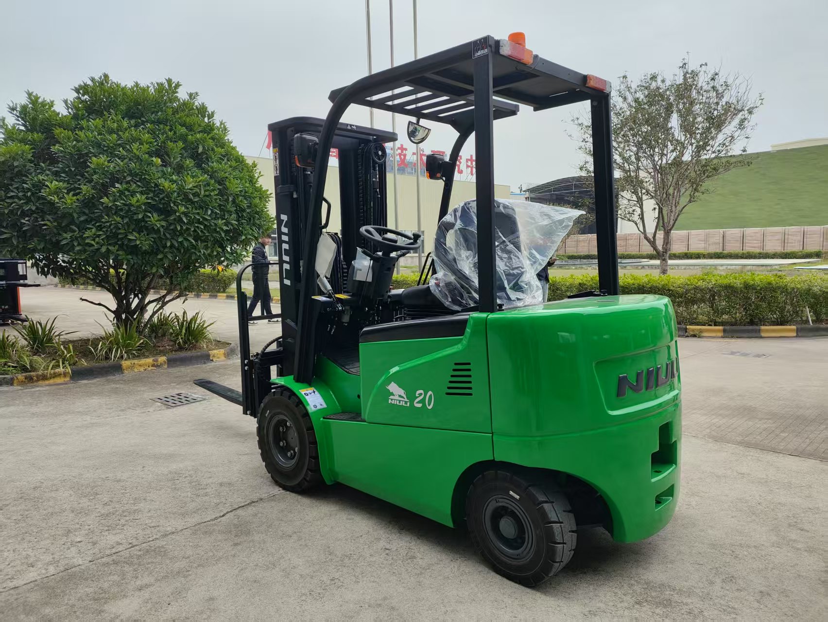 The Impact of Policies and Regulations on the Forklift Industry