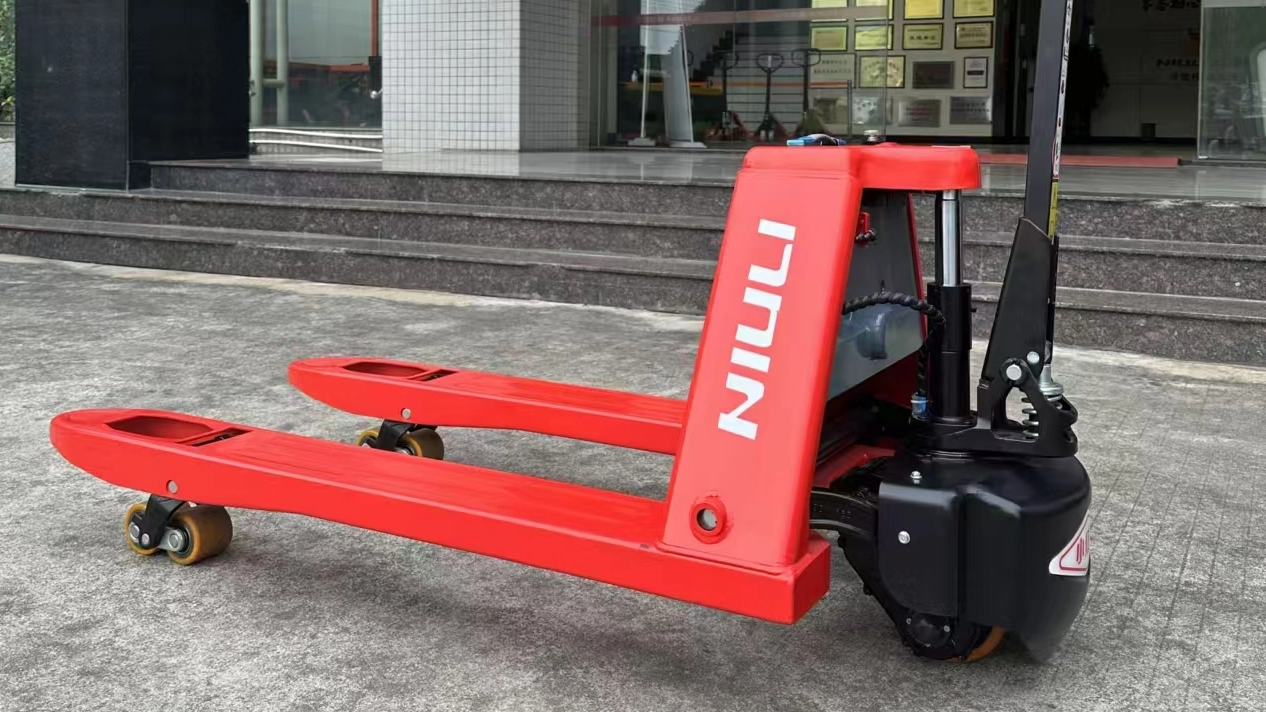 Do You Need Training To Use A Pallet Truck？