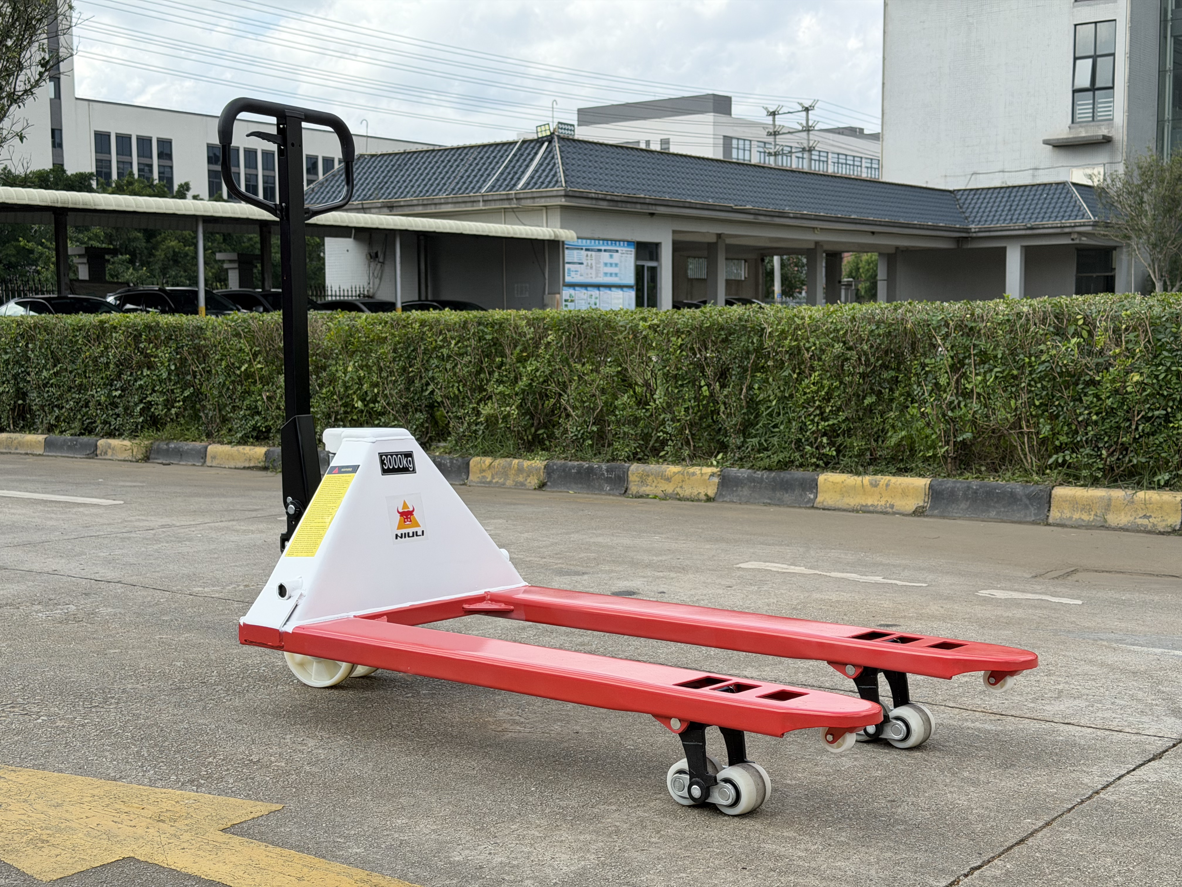 hand jack trolley.jpg