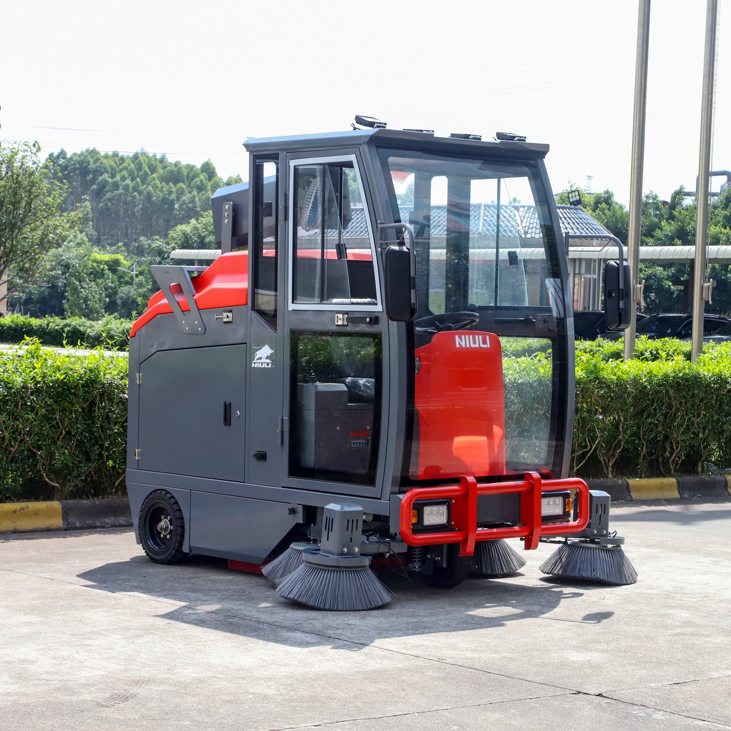 Fully Enclosed Ride-on Sweeper