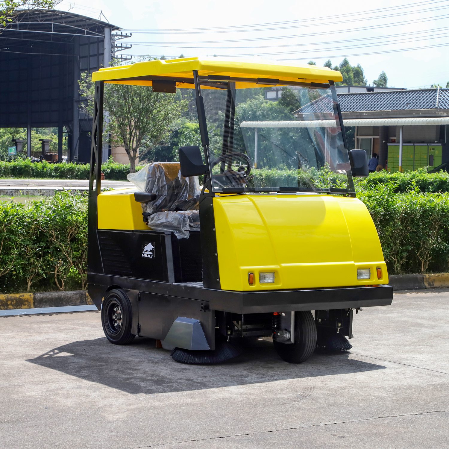 Industrial Floor Sweeper