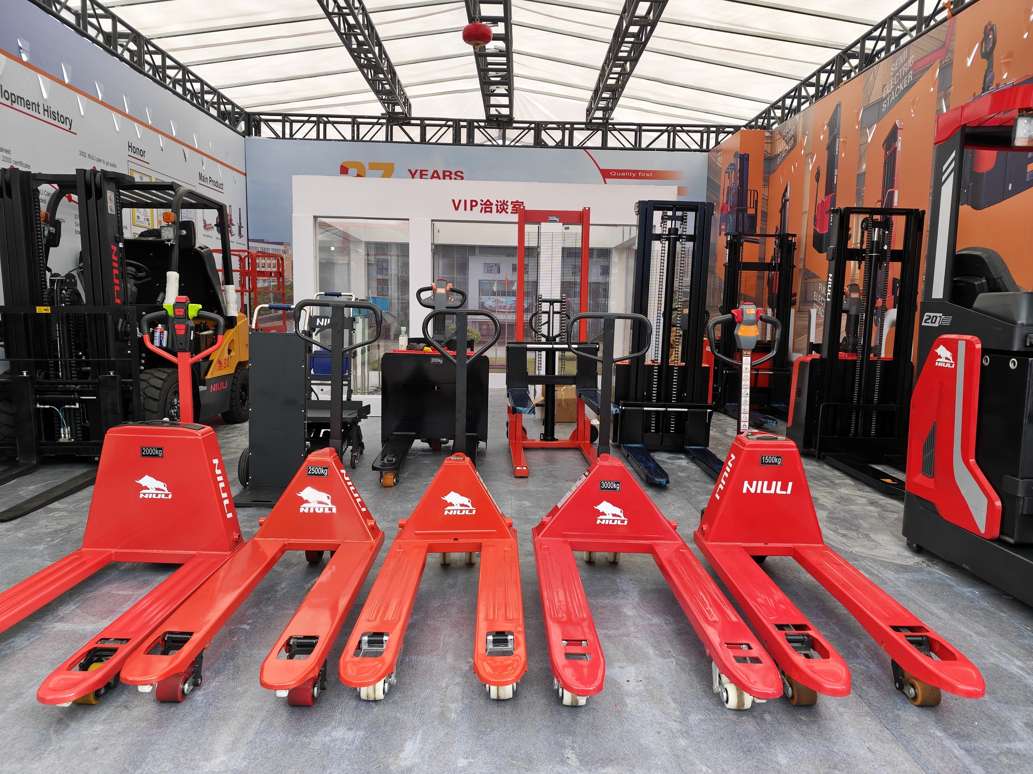 Economy-Choice Electric Stacker