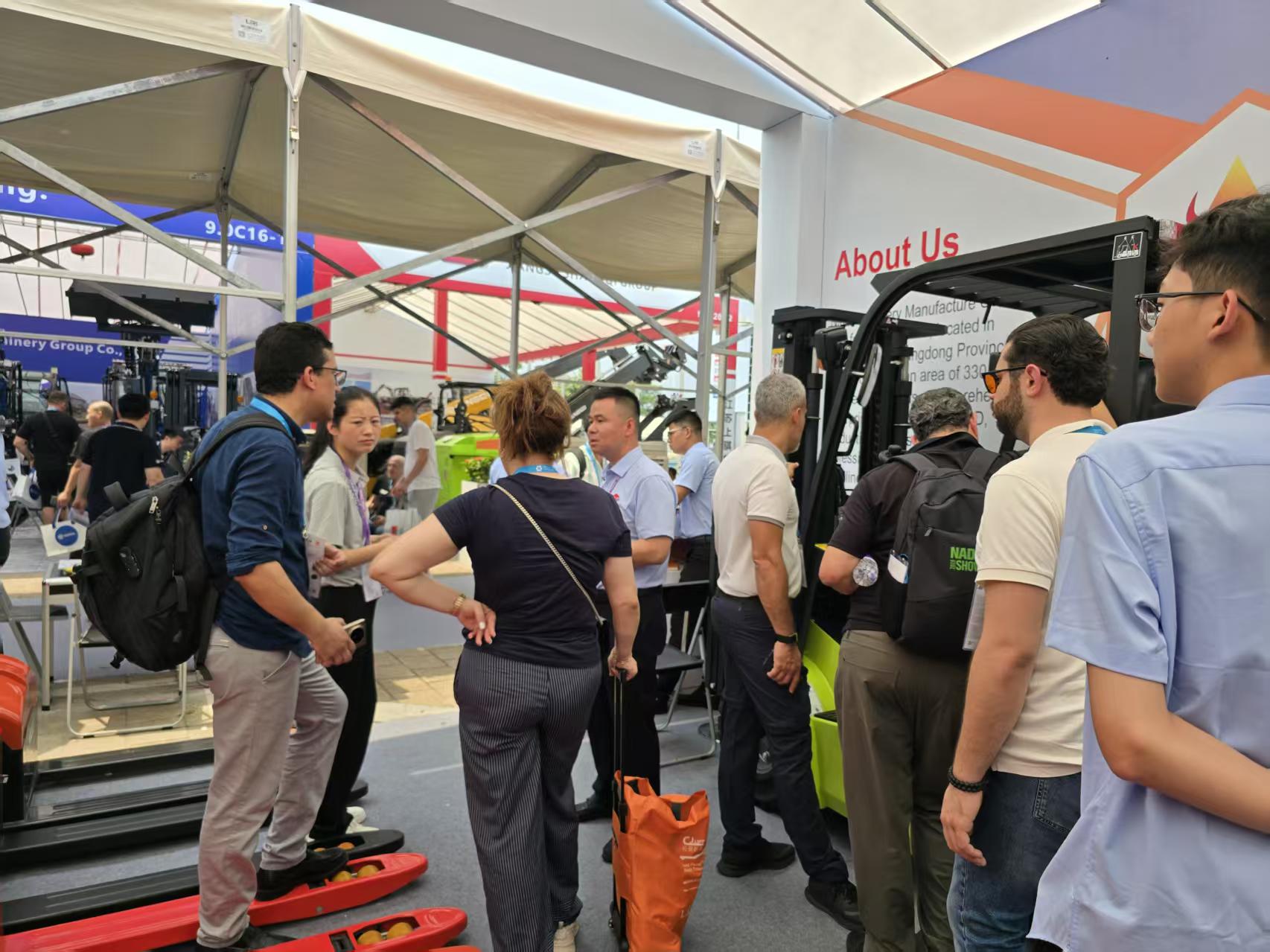 Canton Fair – Niuli.jpg